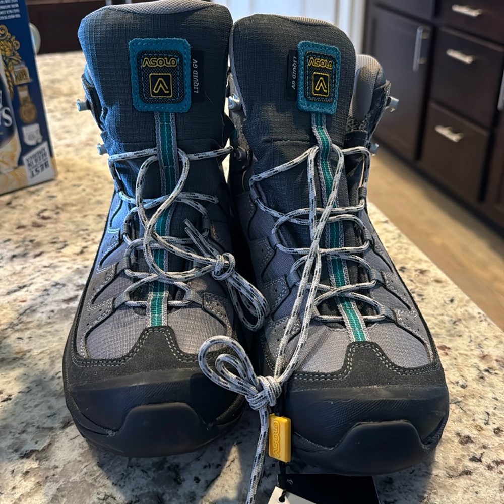 NWT Asolo women’s hiking boot